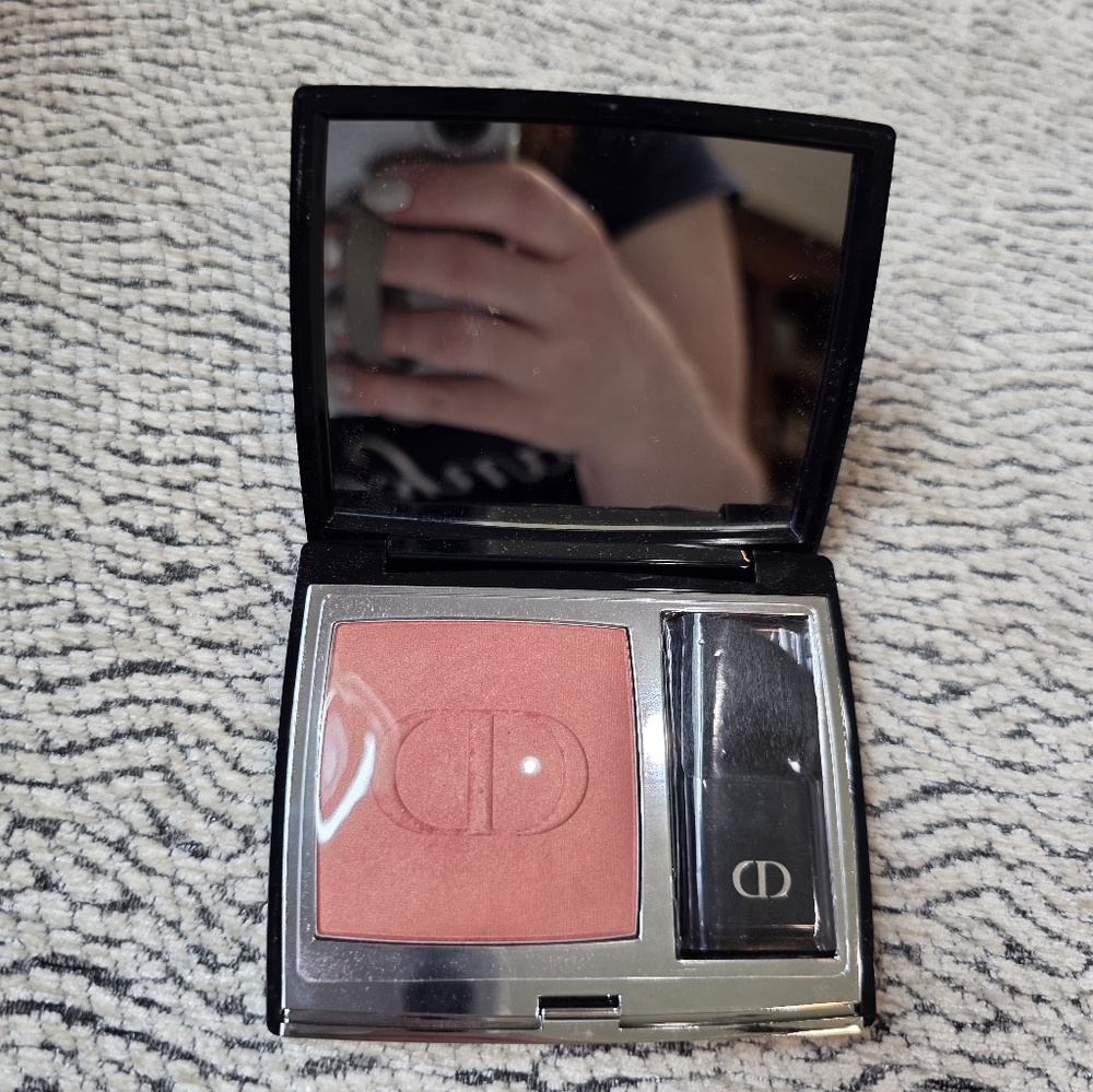 Dior Rouge Blush in Rose Montagne Shimmer w/ Mirrored Case and Brush Applicator